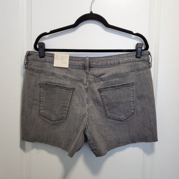 Universal Thread High Rise Midi Shorts - Picture 2 of 3